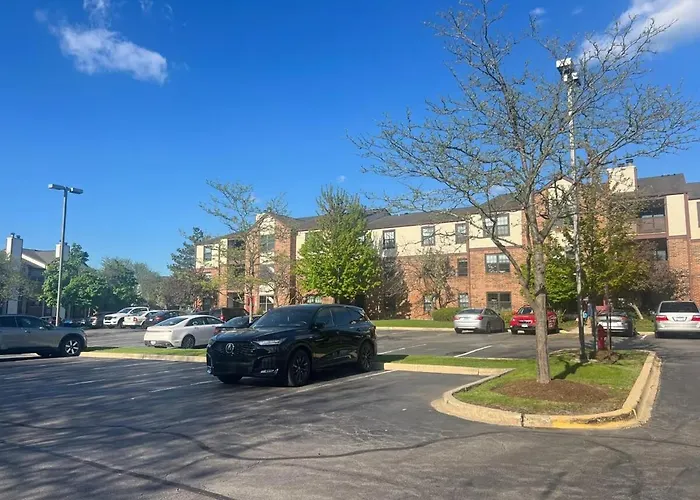 3 Bedroom With Free Parking Close To Ord Airport *