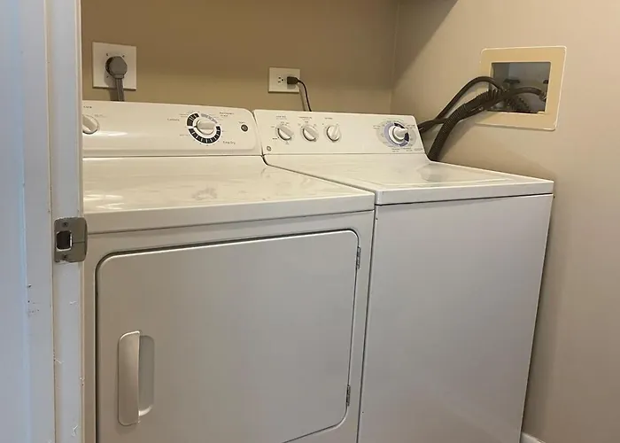 3 Bedroom With Free Parking Close To Ord Airport Апартаменты