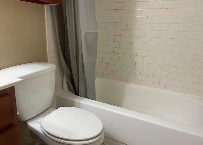 3 Bedroom With Free Parking Close To Ord Airport Апартаменты Шаамбург